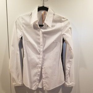 Wht blouse with faux blk leather on side seams SM